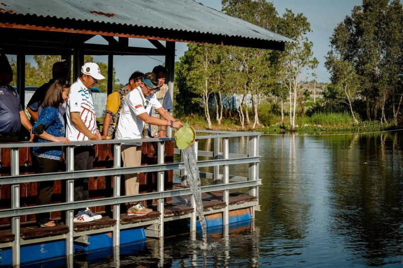 Menparekraf RI, Sandiaga Uno saat melakukan kunjungan ke Desa Wisata Kreatif Terong, Jumat (2/6/2023)