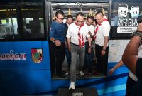 Budi Karya Sumadi melakukan pengecekan pelayanan angkutan massal di Pekanbaru, Riau, Minggu (11/6)