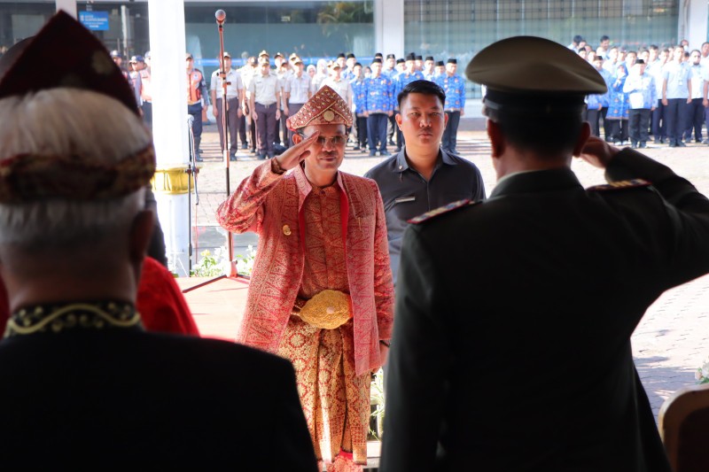 Walikota H Harnojoyo saat memimpin upacara Harlah Pancasila, Kamis 1 Juni 2023, di lapangan Setda Pemerintah kota Palembang.