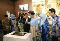 Gubernur Sumatera Selatan (Sumsel) H Herman Deru didampingi Ketua TP PKK Sumsel Hj Febrita Lustia meresmikan Graha Limbersa yang berlokasi di Jalan Alamsyah Ratu Prawira Negara Palembang.