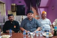 Penasihat Hukum [PH] Idasril Firdaus Tanjung SE SH MM bersama para Paguyuban Kuliner di Warung Pempek Sentosa, Sabtu 3 Juni 2023, malam. 