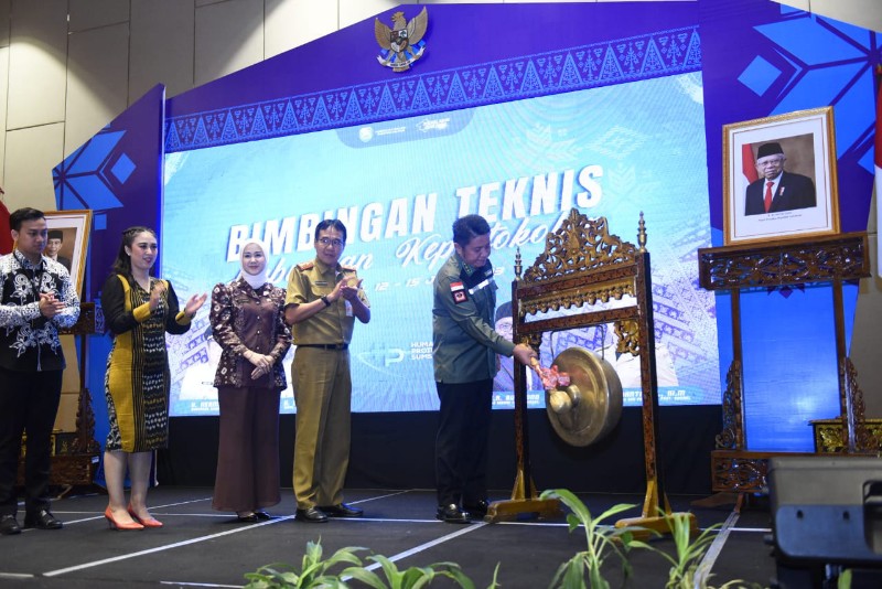Gubernur Sumsel H Herman Deru membuka Bimbingan Teknis Keprotokolan yang digelar Biro Humas dan Protokol (BHP) Pemprov Sumsel di Hotel Novotel, Selasa 13 Juni 2023, pagi. 