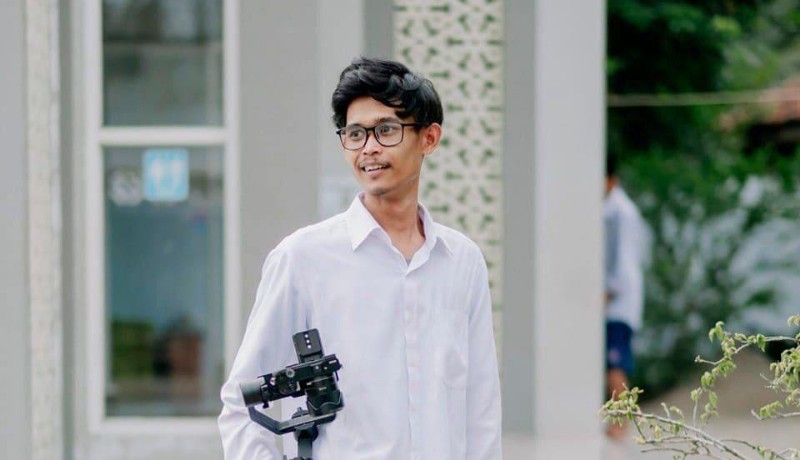  Ahmad Vino Ari Saputra 