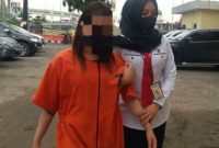 Subdit IV Reknata Ditreskrimum Polda Sumsel menangkap Pelaku TPPO berinisial SM di salah satu tempat penginapan [hotel] di Kota Palembang pada Jumat 16 Juni 2023 sekira pukul 14:30 WIB hingga menggiringnya ke Mapolda Sumsel. 