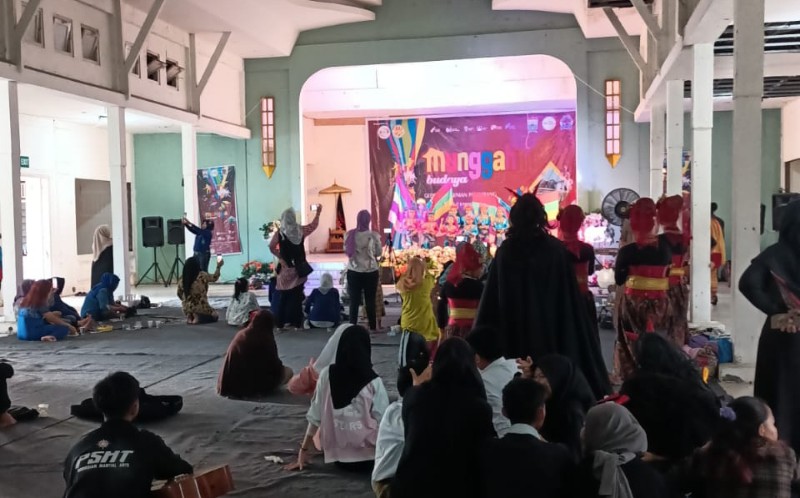 Kerukunan Keluarga Pedangdut Palembang (KKPP) melakukan dialog bersama di Gedung Kesenian Palembang (Balai Pertemuan) terkait musibah penggunaan narkotika dan obat-obatan terlarang, Senin (26/6/2023).