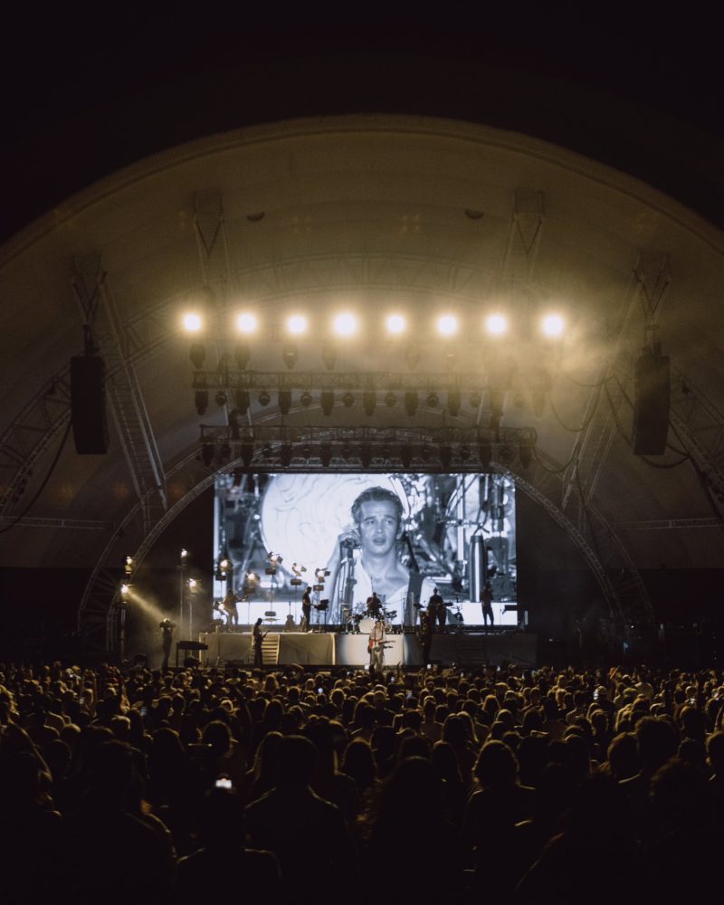 Pihak promotor Future Sound Asia (FSA) resmi menuntut The 1975 untuk membayar ganti rugi sebesar 12,3 juta ringgit atau sekitar Rp40,8 miliar