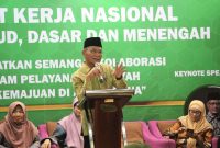 Menko PMK Muhadjir Effendy saat memberi sambutan dalam rapat kerja nasional bersama Lembaga Aisyiyah. (Foto: Kemenko PMK)