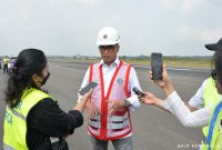 Menteri Perhubungan RI, Budi Karya Sumadi saat memberi keterangan pers
