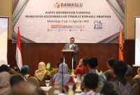 Ketua Bawaslu Rahmat Bagja saat memberikan sambutan dalam membuka Rakornas Penguatan Kelembagaan Tingkat Bawaslu Provinsi