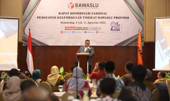 Ketua Bawaslu Rahmat Bagja saat memberikan sambutan dalam membuka Rakornas Penguatan Kelembagaan Tingkat Bawaslu Provinsi
