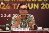 Komisioner KPU RI Yulianto Sudrajat. Ia mengimbau pemerintah daerah memfasilitasi pengusulan anggaran pilkada 2024 (Foto: Humas KPU RI)