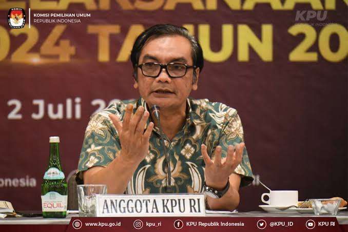 Komisioner KPU RI Yulianto Sudrajat. Ia mengimbau pemerintah daerah memfasilitasi pengusulan anggaran pilkada 2024 (Foto: Humas KPU RI)