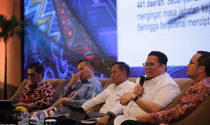 Ketua Bawaslu Rahmat Bagja menjadi pembicara di Rakernas IV, yang diadakan PERADI SAI, Jumat (25/8/2023).