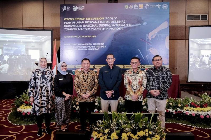 Menparekraf Sandiaga Salahuddin Uno usai membuka kegiatan FGD Penyusunan RIPDN Destinasi Pariwisata Prioritas Morotai, Bekasi, Kamis (10/8/2023)