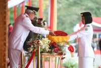 Upacara  Penurunan bendera HUT RI ke 78 yang diadakan di Griya Agung, Kamis (18/8) sore berlangsung dengan sukses dengan inspektur upacara (Irup) Wakil Gubernur (Wagub) Sumsel Ir H Mawardi Yahya.