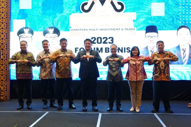 Gubernur Sumsel Herman Deru ketika membuka SUMMIT 2023 di Ballroom Hotel Novotel Palembang, Kamis (24/8).