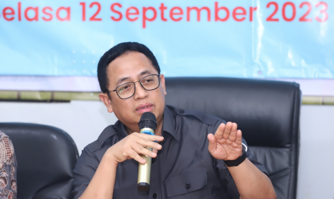 Anggota Bawaslu Puadi dalam kegiatan Sosialisasi Pengawasan Partisipatif bersama Mahasiswa di Jakarta Barat Selasa (12/9/2023) 