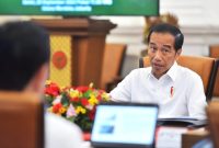 Presiden Jokowi memimpin ratas mengenai perniagaan elektronik, Senin (25/09/2023), di Istana Merdeka, Jakarta. (Foto: Humas Setkab/Agung)