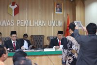 Majelis Sidang Bawaslu melanjutkan sidang Nomor Laporan 002/LP/ADM.PL/BWSL/00.00/IX/2023 dengan agenda pembuktian dan pemeriksaan saksi ahli, Ruang Sidang Bawaslu, Jakarta, Rabu (6/9/2023).