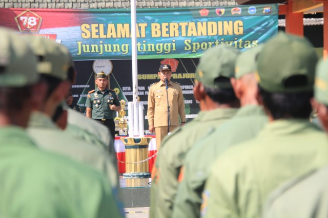 Momentum peringatan HUT TNI ke-78 masih mewarnai Makodim 0812/Lamongan. Pada ajang peringatan itu, pihak Kodim menggelar dua perlombaan menyasar para Linmas dan Pelajar, PBB dan Cerdas Cermat. 