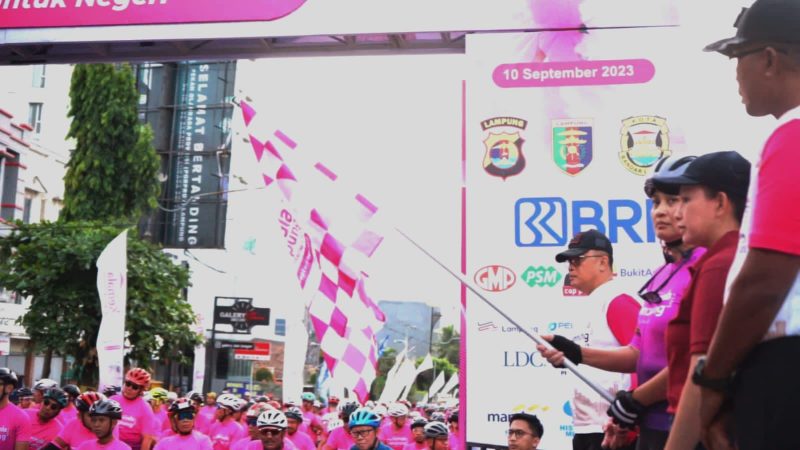 Ketum Bhayangkari, Ny Juliati Sigit Prabowo, melepas lebih dari 500 peserta city ride