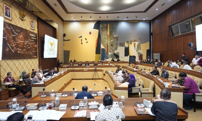 Suasana RDP Komisi II DPR RI bersama Bawaslu, KPU, DKPP, dan Kemendagri di Gedung DPR/MPR RI Senayan, Jakarta, Rabu (20/9/2023)