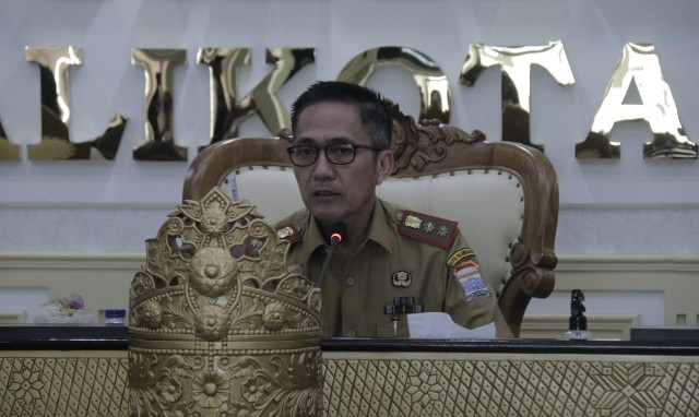 Sekda Kota Palembang Ratu Dewa dalam Rakor tindak lanjut menghadapi cuaca ekstrem di ruang Parameswara Setda Kota Palembang, Selasa 5 September 2023.