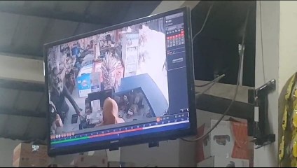 Aksi empat perampok bersenpi di Warung Kelontongan﻿ dan Agen BRI Link SJM terpantau di CCTV Warung, pihak Kepolisian tengah melakukan penyelidikan. 
