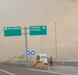 Suasana Kabut Asap di Jalan Tol pada Kamis 7 September 2023 [gambar ist].