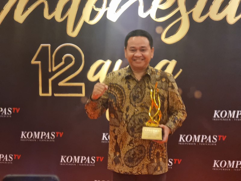 Pemerintah Provinsi (Pemprov) Sumsel meraih penghargaan dalam acara malam puncak “Indonesia 12aya” pada peringatan Hari Ulang Tahun (HUT) ke-12 Kompas TV. Penghargaan ini diterima Asisten III Pemprov Sumsel Kurniawan AP MSi mewakili Gubernur di Golden Ballroom The Sultan Hotel Jakarta Senin 11 September 2023 malam. 