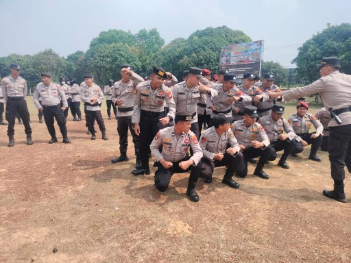 Polres Banyuasin menyiagakan personelnya dengan pelatihan pengendalian massa [Dalmas] dalam menghadapi kontestasi Pemilu 2024 mendatang.