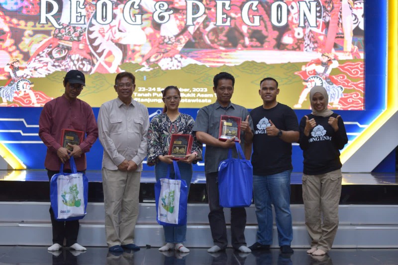 Aksi 200 penggiat dari 18 paguyuban semarakkan Workshop dan Pelatihan Seni Tari Multikultural Reog & Pegon PT Bukit Asam Tbk selama dua hari, 23-24 September 2023.