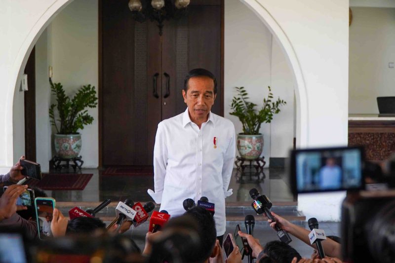 Presiden RI Joko Widodo saat memberikan keterangan pers, Jumat (6/10/2023) di Istana Merdeka, Jakarta (foto: Setpres)