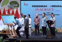Presiden Jokowi membuka pameran produk kerajinan Inacraft on October 2023, Rabu (04/10/2023), di JCC, Jakarta. (Foto: Humas Setkab)