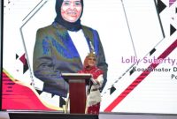 Anggota Bawaslu Lolly Suhenty saat memberikan arahan pada Rakernas Pencegahan dan Persiapan Pengawasan Kampanye Pemilu Tahun 2024 di Kupang, Sabtu (14/10/2023)