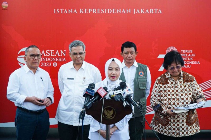 Kepala BMKG Dwikorita Karnawati saat memberi keterangan pers