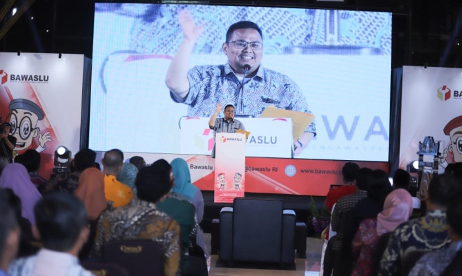 Ketua Bawaslu Rahmat Bagja saat membuka kegiatan Penguatan Kelembagaan Bagi Bawaslu Provinsi dan Kabupaten/Kota di Ciwidey, Jawa Barat, Selasa (10/10/2023)