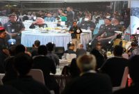 Ketua Bawaslu Rahmat Bagja memberikan sambutan dalam acara 'Gala Dinner' Bersama Panwas LN di Gedung Bawaslu, Jakarta, Kamis (26/10/2023)
