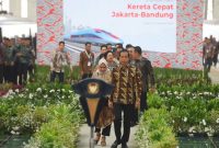 Presiden Jokowi meresmikan beroperasinya KCJB Whoosh, di Stasiun KCJB Halim, Jakarta Timur, Senin (02/10/2023) pagi. (Foto: Humas Setkab)