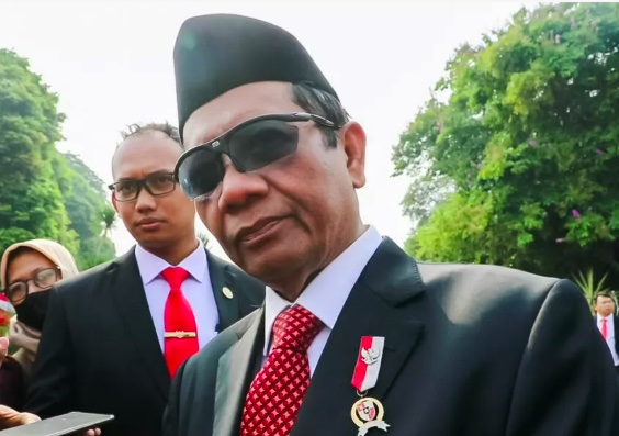 Menko Polhukam Mahfud MD usai mengikuti Upacara Peringatan Hari Kesaktian Pancasila di Monumen Pancasila Sakti, Lubang Buaya, Jakarta, Minggu (1/10/2023).