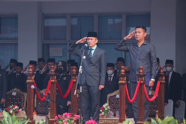 PJ Walikota Palembang H Ratu Dewa saat memimpin upacara peringatan Hari Kesaktian Pancasila di halaman kantor Sekretariat Daerah Palembang, Minggu 1 Oktober 2023.