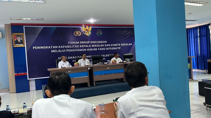 Focus group discussion [FGD] peningkatan kapasitas kepala sekolah dan komite sekolah melalui pemahaman hukum yang integratif, diselenggarakan di SMK Negeri 2 Palembang, Rabu 4 Oktober 2023.