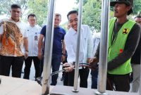 Pj Walikota Palembang H Ratu Dewa mendekonstruksi puluhan halte Transmusi yang tak layak. 