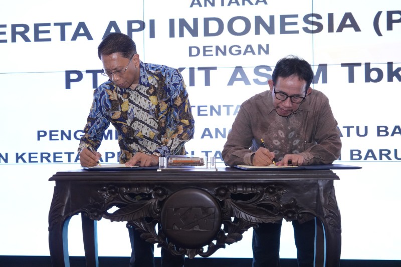 PT Kereta Api Indonesia (Persero) dan PT Bukit Asam Tbk (PTBA) menandatangani perjanjian jangka pendek untuk angkutan batu bara relasi Tanjung Enim Baru - Tarahan dan Tanjung Enim Baru - Kertapati dengan periode tahun 2023 - 2027, serta perjanjian kerangka kerja sama pengembangan angkutan batu bara relasi Tanjung Enim Baru - Keramasan.