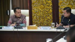 Penjabat (Pj) Gubernur Sumsel Agus Fatoni disela-sela menerima audiensi Direktur RSUD Siti Fatimah dr Syamsuddin Isaac dan jajaran di Griya Agung Palembang, Kamis 12 Oktober 2023.