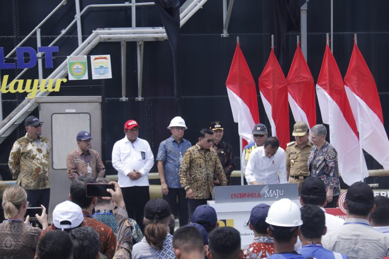 PJ Walikota Ratu Dewa menghadiri secara langsung kegiatan peresmian Sistem Pengelolaan Limbah Domestik Terpusat (SPALDT) oleh Presiden Jokowi di Sei Selayur, Kecamatan Kalidoni, Kota Palembang, Kamis 26 Oktober 2023.