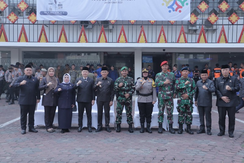 Penjabat Sekretaris Daerah (Pj Sekda) kota Palembang, Ir H Gunawan MTP bersama seluruh OPD serta Forum Koordinasi Pimpinan Daerah (Forkopimda) gelar upacara bersama peringati Hari Sumpah Pemuda (HSP) ke-95 Tahun 2023 di halaman parkir Kantor Walikota Palembang, Senin 30 Oktober 2023.