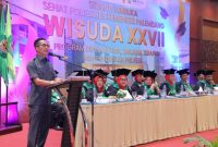 Pj Walikota Palembang Ratu Dewa memberikan sambutan pada Wisuda Poltekkes Kemenkes Palembang