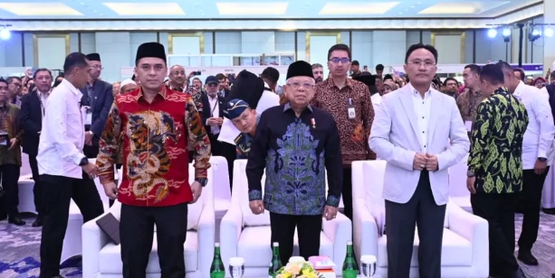 Wapres RI KH Ma'ruf Amin saat meresmikan pembukaan Halal World 2023, Jumat (17/11/2023) di Grand Ballroom Jiexpo Kemayoran, Jakarta.