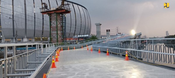 Jembatan Penyeberangan Orang (JPO) Jakarta International Stadium (JIS)